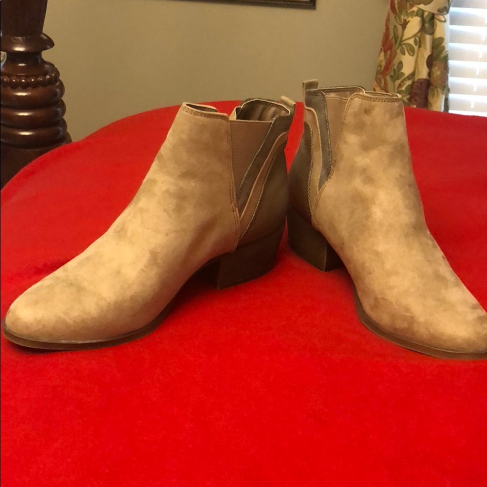 Madden girl booties 9.5